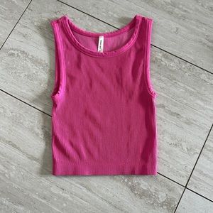 Sunday Best
SinchSeamless™ Rib Crew Tank (Aritzia)